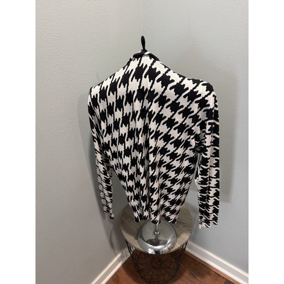 NWT Covington Houndstooth Black and White Large Cardigan Sweater - Picture 3 of 4